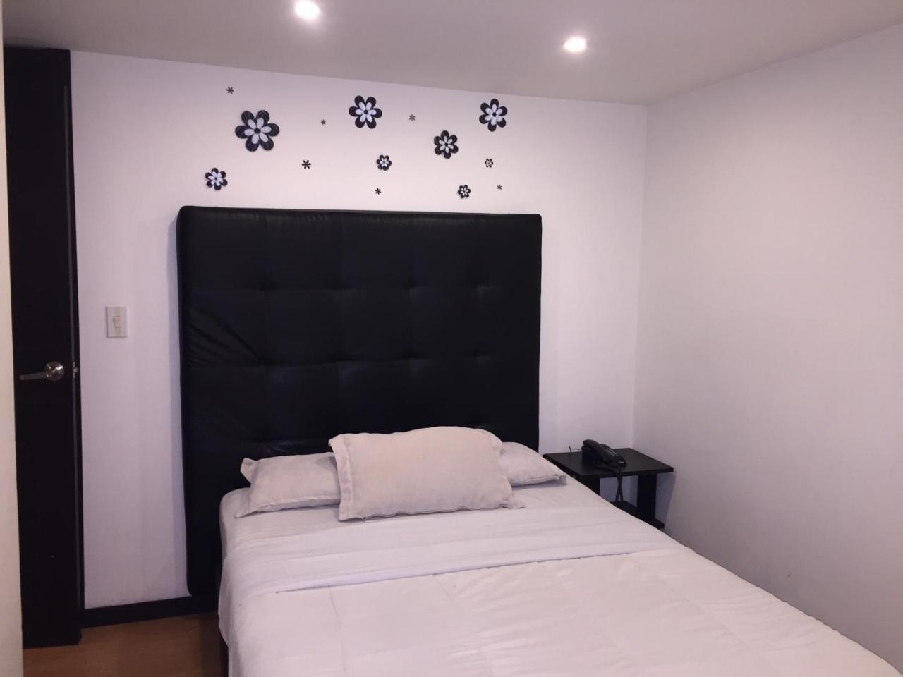 Hotel Montecarlo Boutique Богота Экстерьер фото