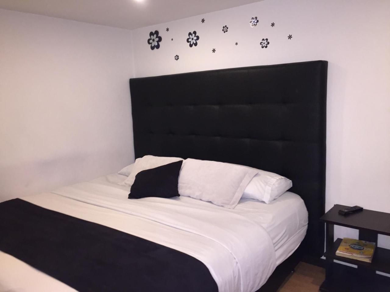 Hotel Montecarlo Boutique Богота Экстерьер фото